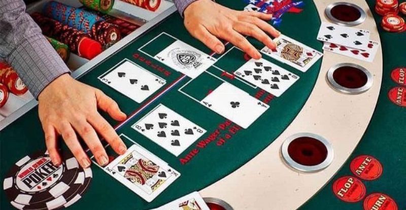 Hướng Dẫn Cách Chơi Poker Chi Tiết Cho Người Mới Bắt Đầu image-1731639055467